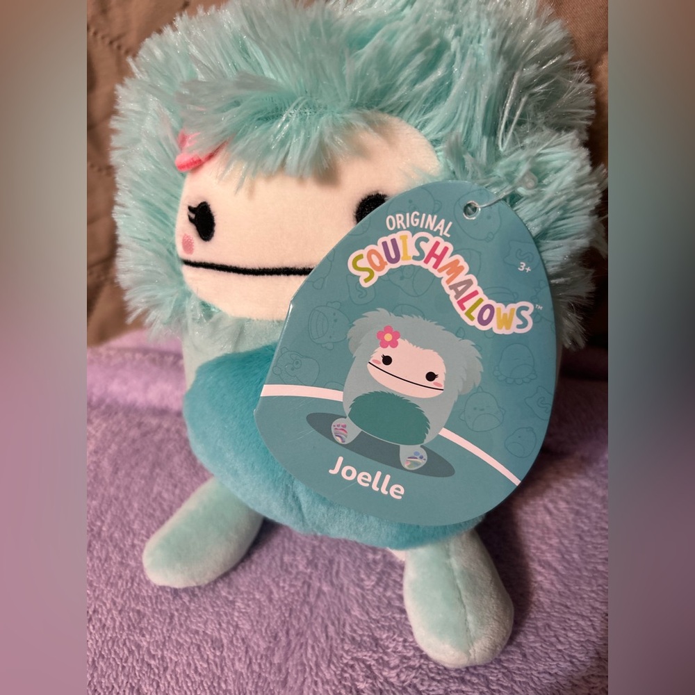 Squishmallows Flip-a-Mallows Maui & Regina & Joelle the Bigfoot - Picture 6 of 11